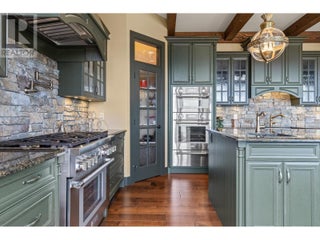 6166 Seymoure Avenue. Peachland, British Columbia