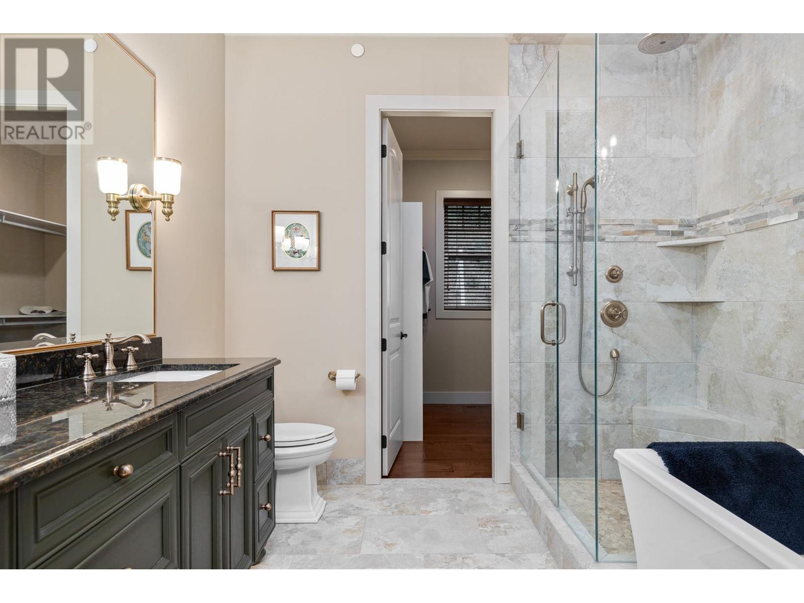 6166 Seymoure Avenue. Peachland, British Columbia