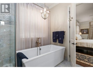 6166 Seymoure Avenue. Peachland, British Columbia