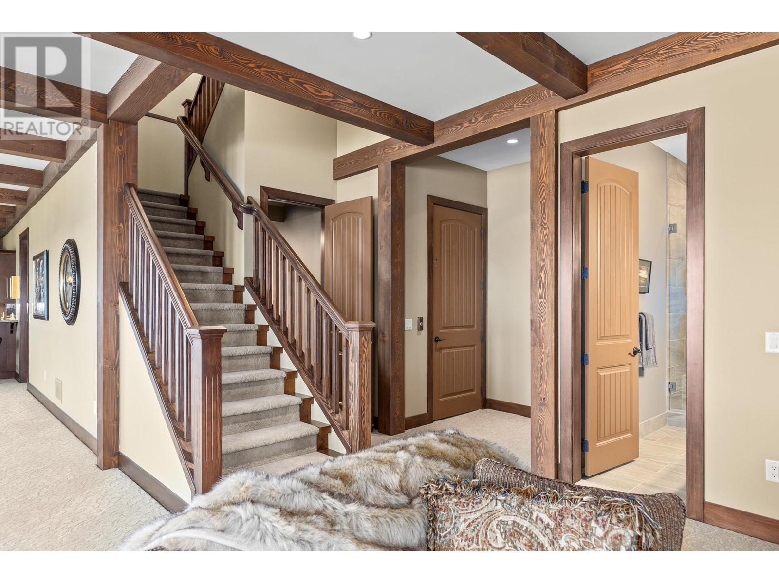 6166 Seymoure Avenue. Peachland, British Columbia