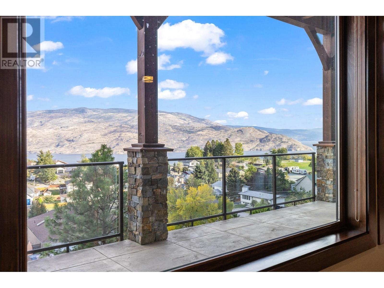 6166 Seymoure Avenue. Peachland, British Columbia