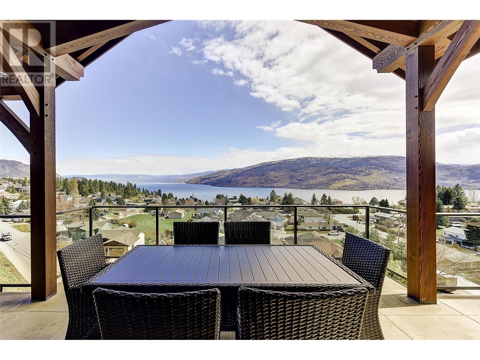 6166 Seymoure Avenue. Peachland, British Columbia