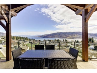 6166 Seymoure Avenue. Peachland, British Columbia