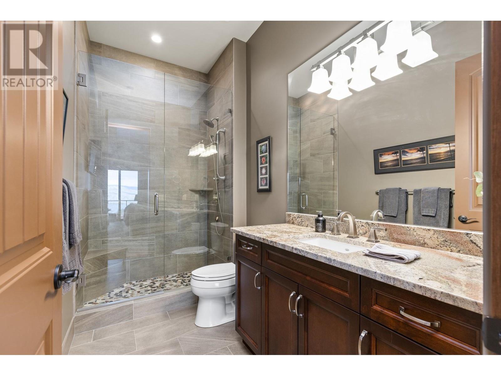 6166 Seymoure Avenue. Peachland, British Columbia