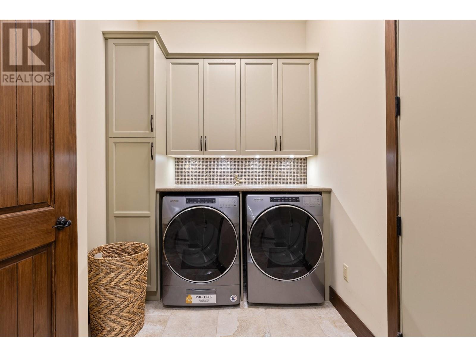 6166 Seymoure Avenue. Peachland, British Columbia