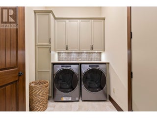 6166 Seymoure Avenue. Peachland, British Columbia