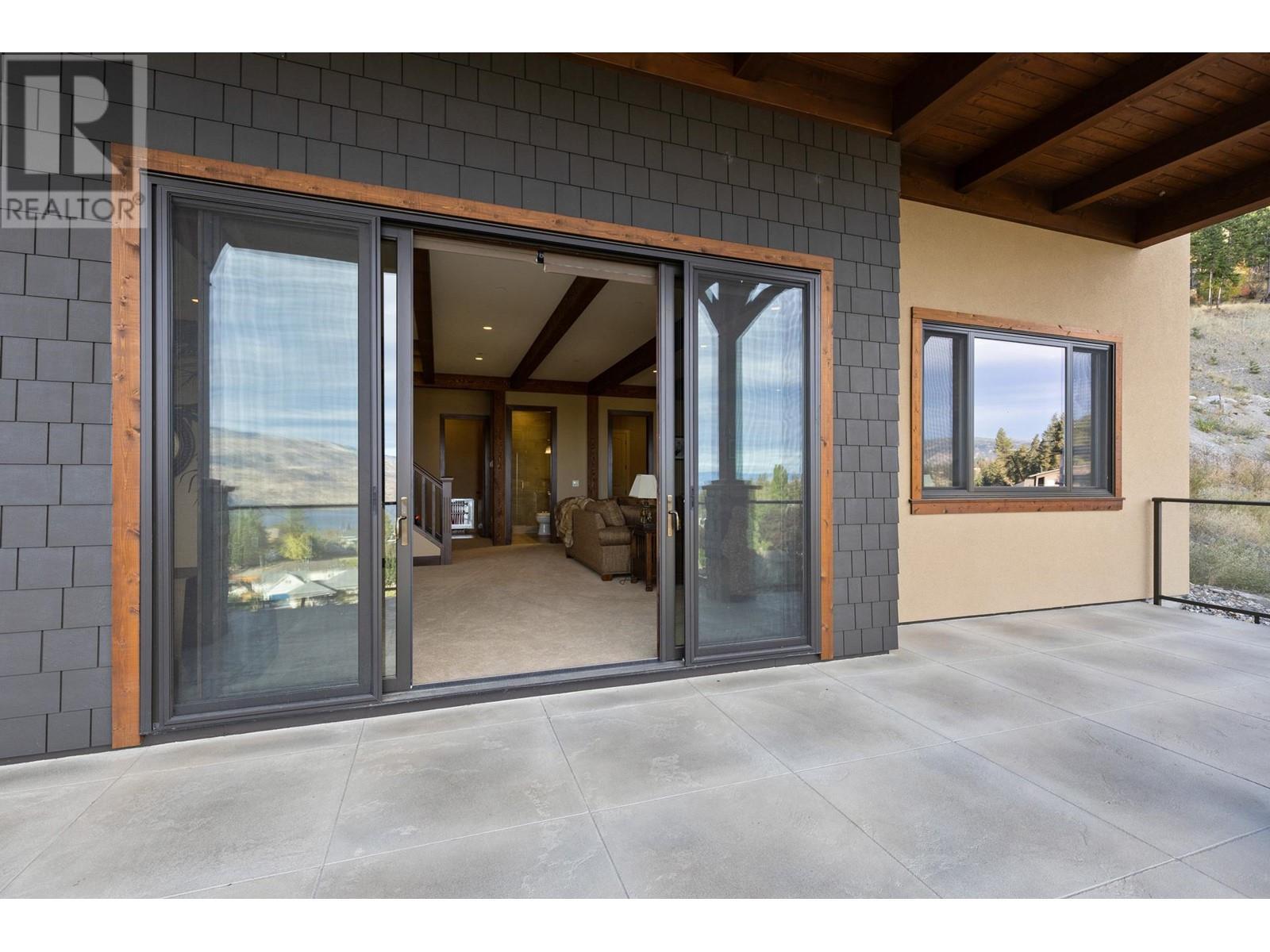 6166 Seymoure Avenue. Peachland, British Columbia