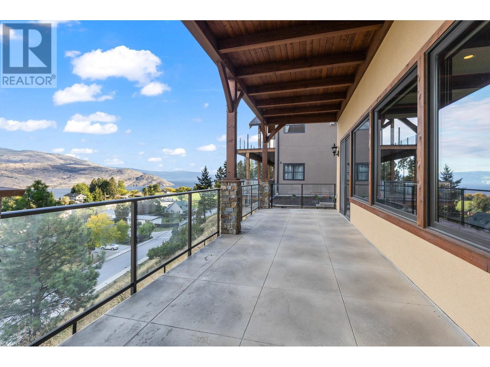 6166 Seymoure Avenue. Peachland, British Columbia