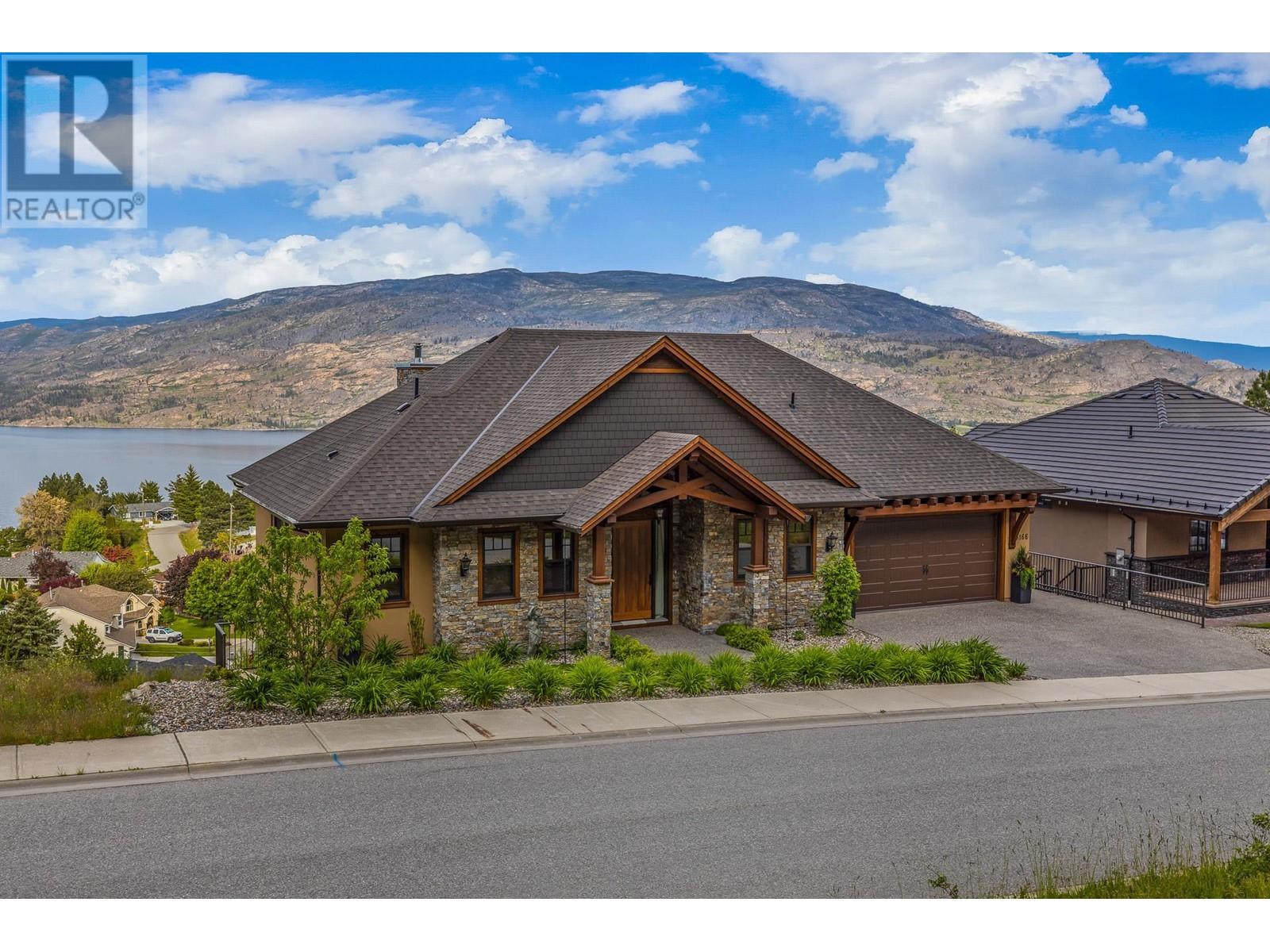 6166 Seymoure Avenue. Peachland, British Columbia
