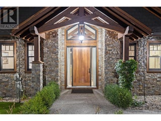 6166 Seymoure Avenue. Peachland, British Columbia