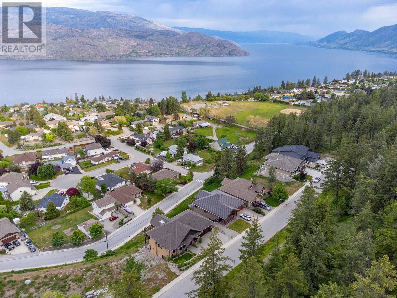6166 Seymoure Avenue. Peachland, British Columbia