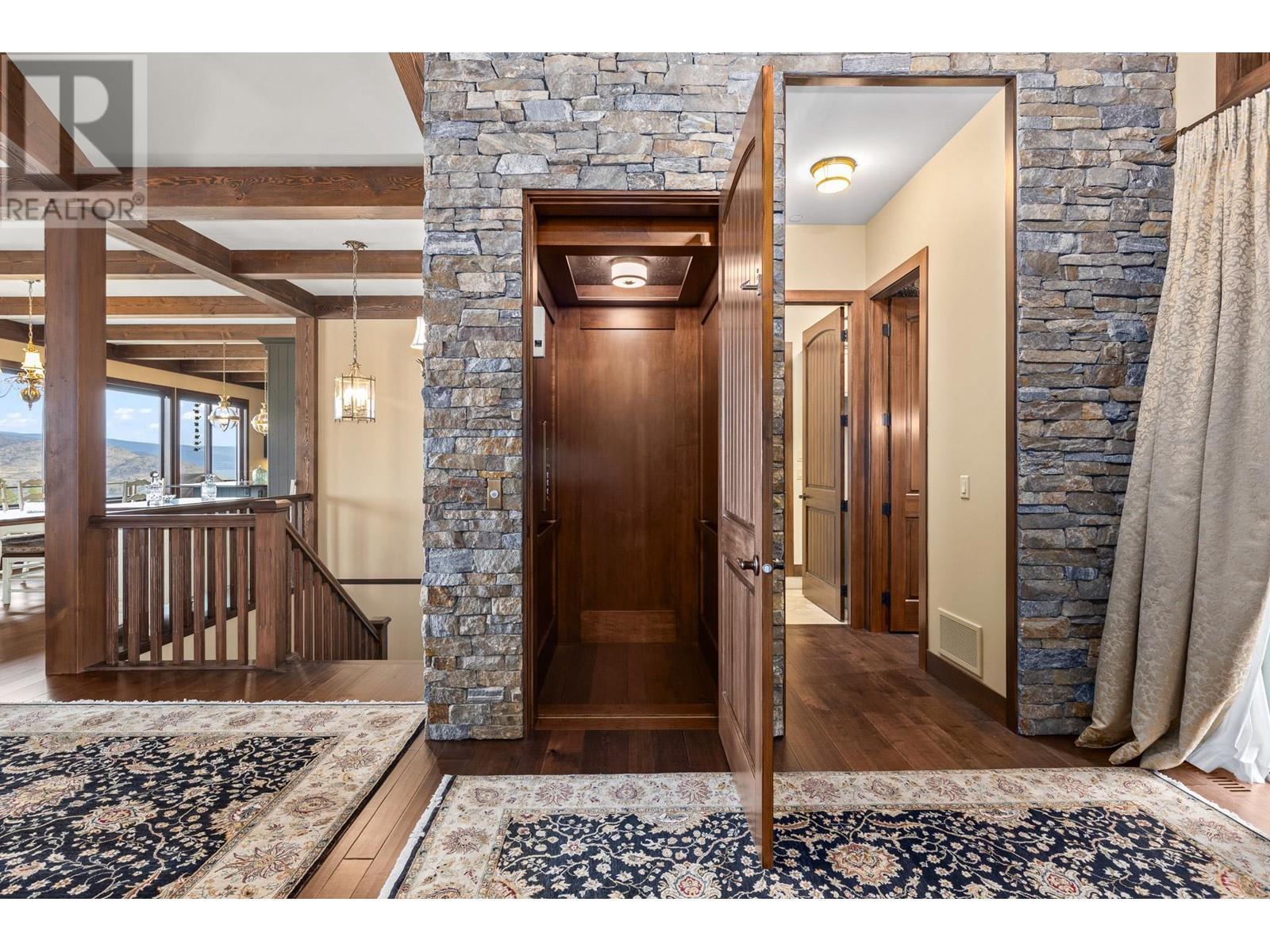 6166 Seymoure Avenue. Peachland, British Columbia