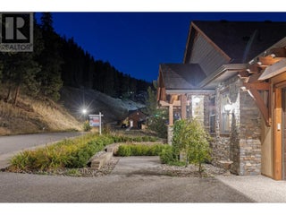 6166 Seymoure Avenue. Peachland, British Columbia