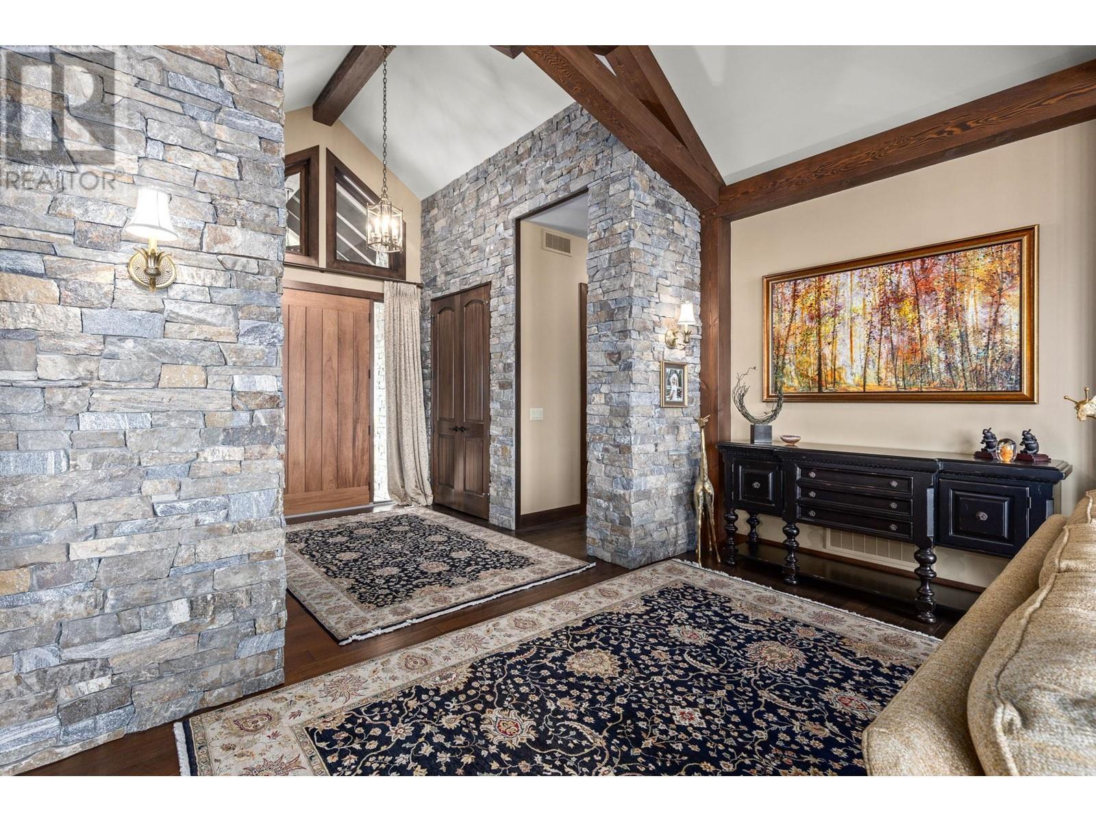 6166 Seymoure Avenue. Peachland, British Columbia