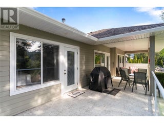 2743 Golf Course Drive. Blind Bay, British Columbia