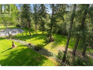 2743 Golf Course Drive. Blind Bay, British Columbia