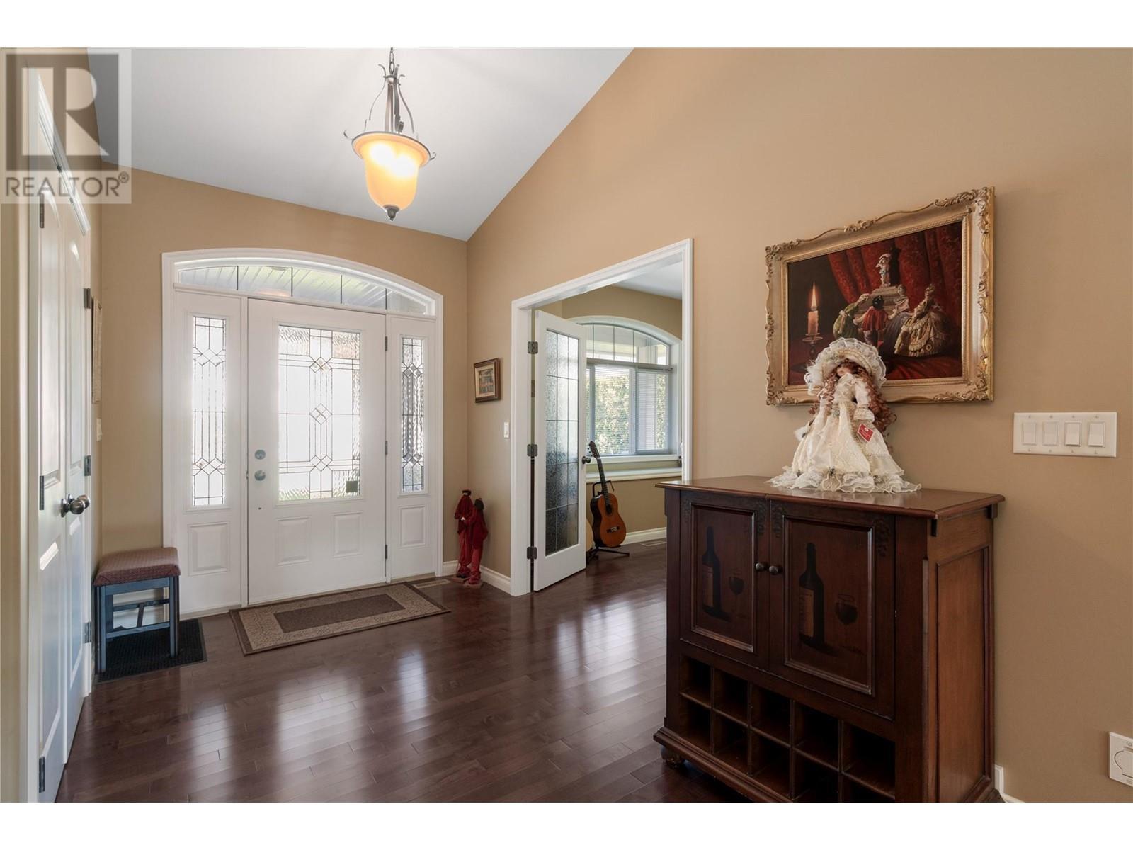 2743 Golf Course Drive. Blind Bay, British Columbia