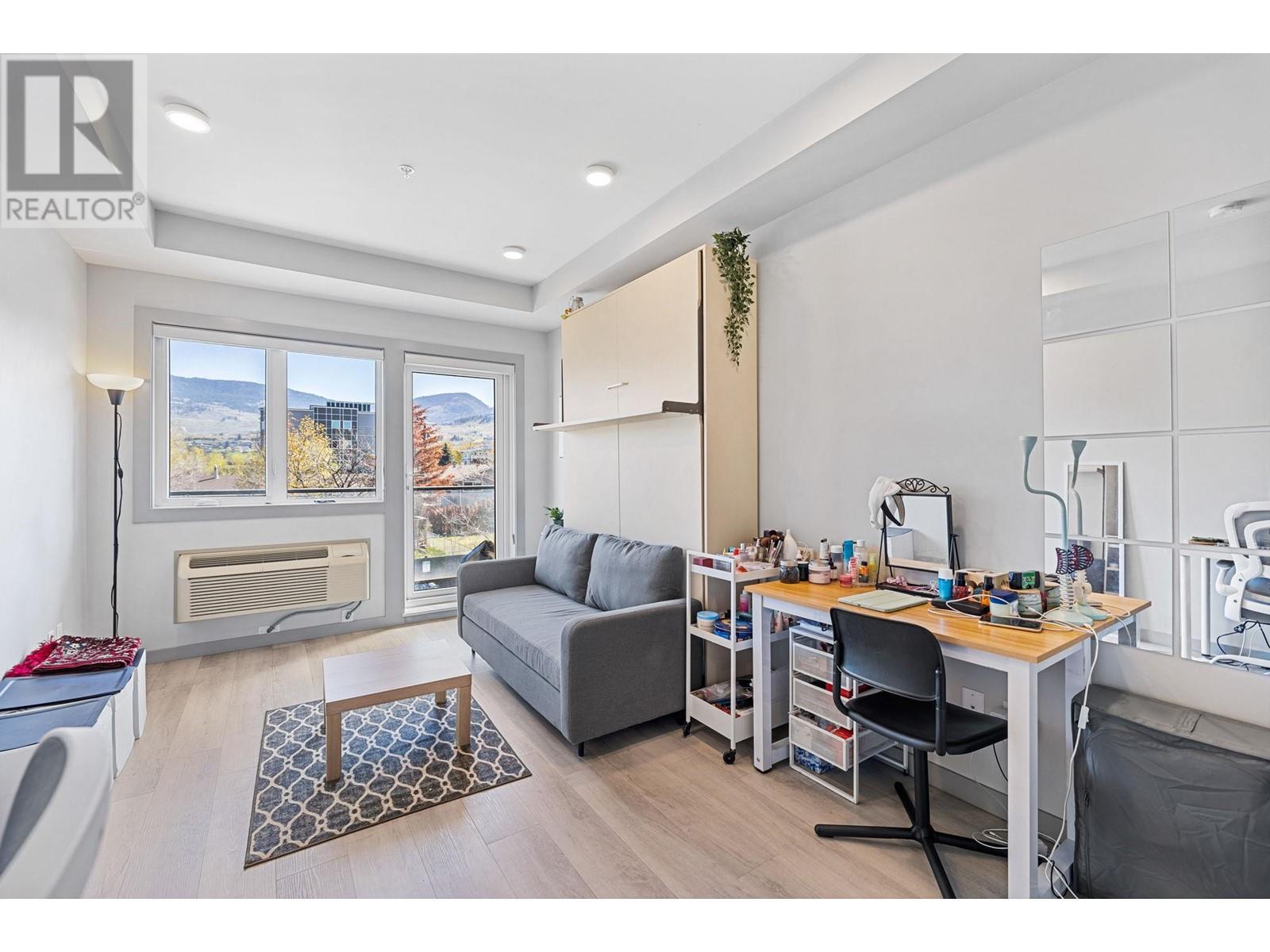 345 Dougall Road N Unit# 220. Kelowna, British Columbia