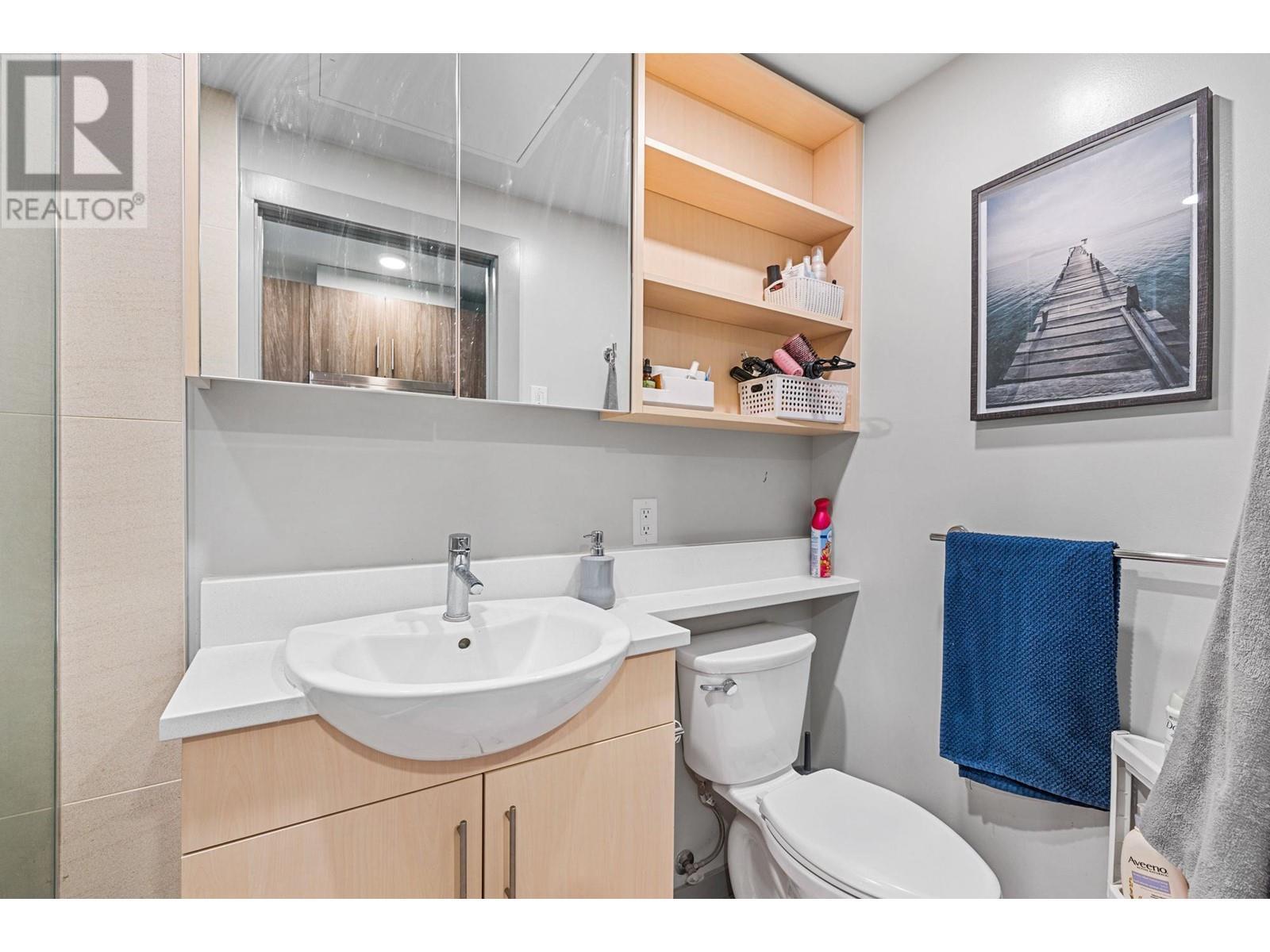 345 Dougall Road N Unit# 220. Kelowna, British Columbia