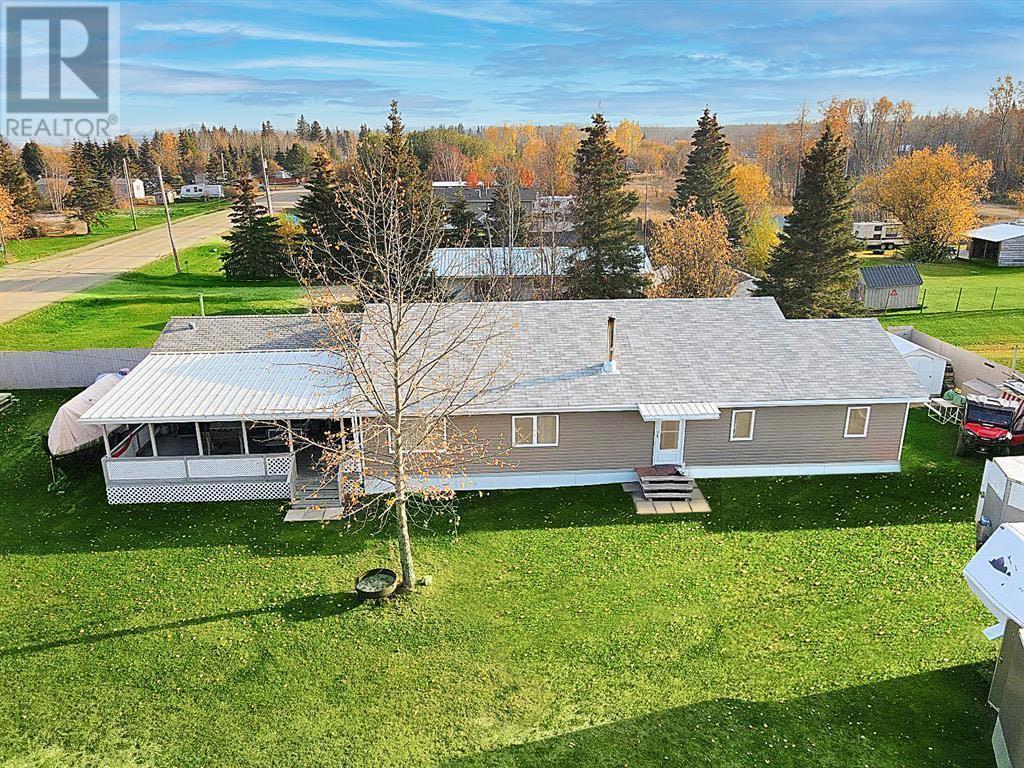 46, Peace River Avenue, Joussard