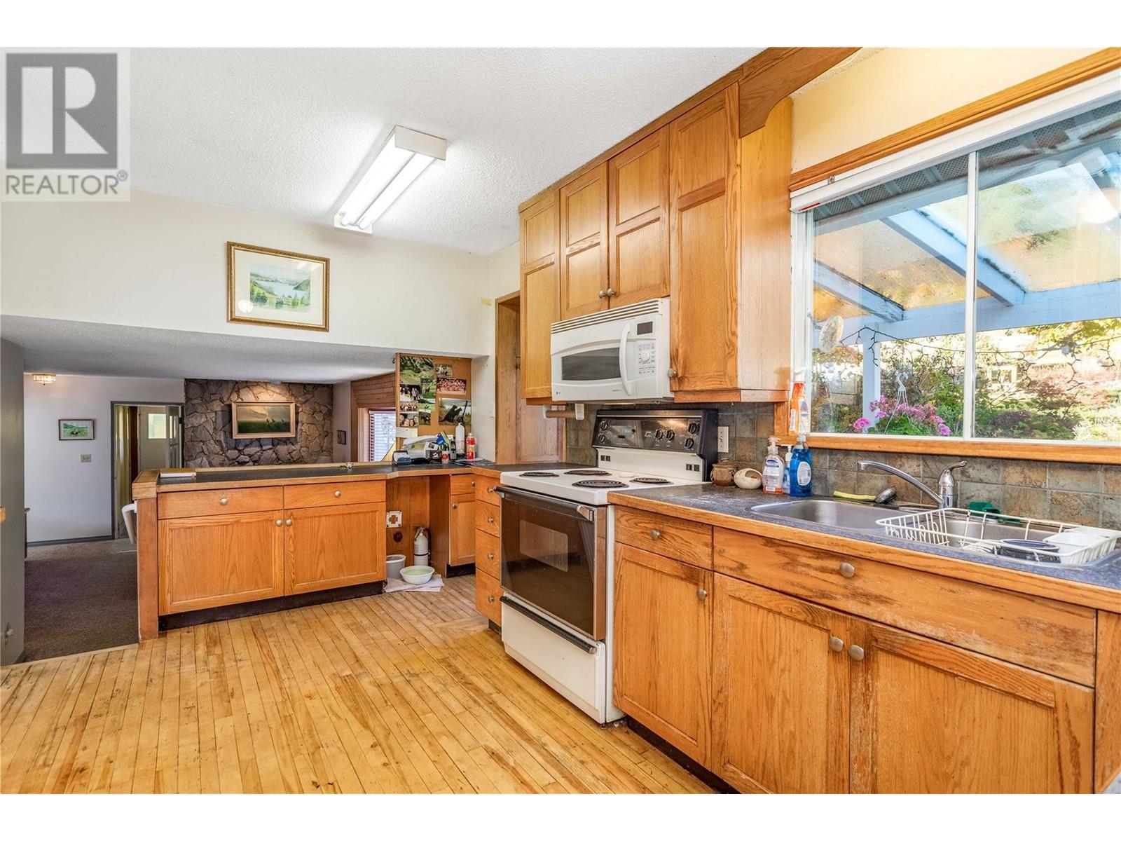 15370 Old Mission Road. Lake Country, British Columbia