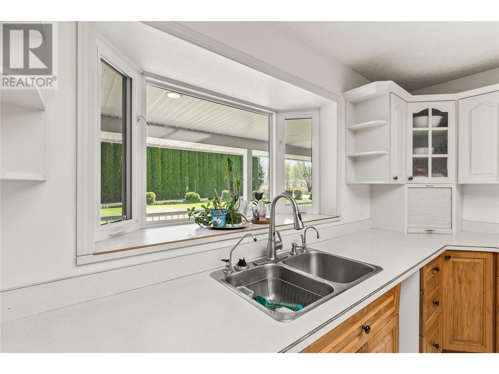 2201 50th Street. Salmon Arm, British Columbia