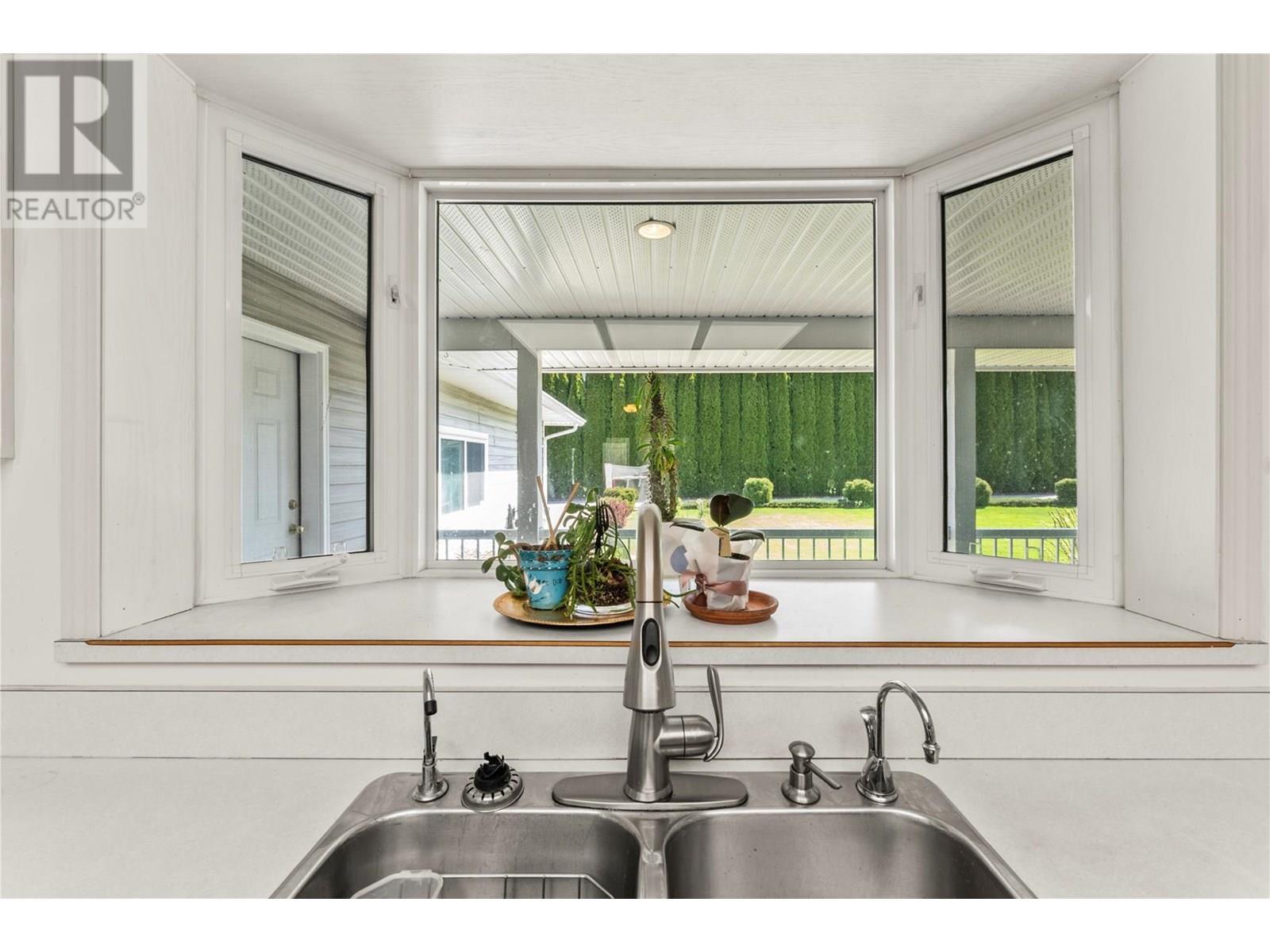 2201 50th Street. Salmon Arm, British Columbia