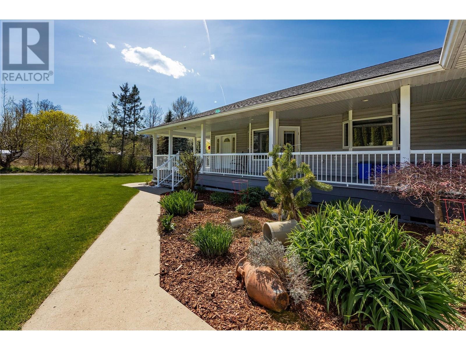 2201 50th Street. Salmon Arm, British Columbia