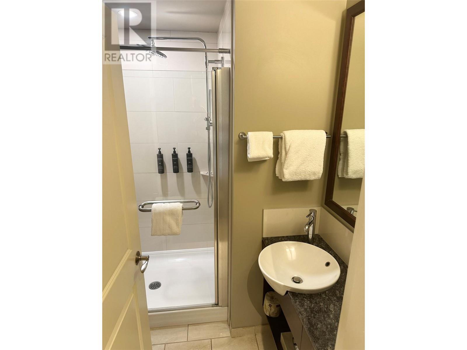 13011 Lakeshore Drive Unit# 231. Summerland, British Columbia