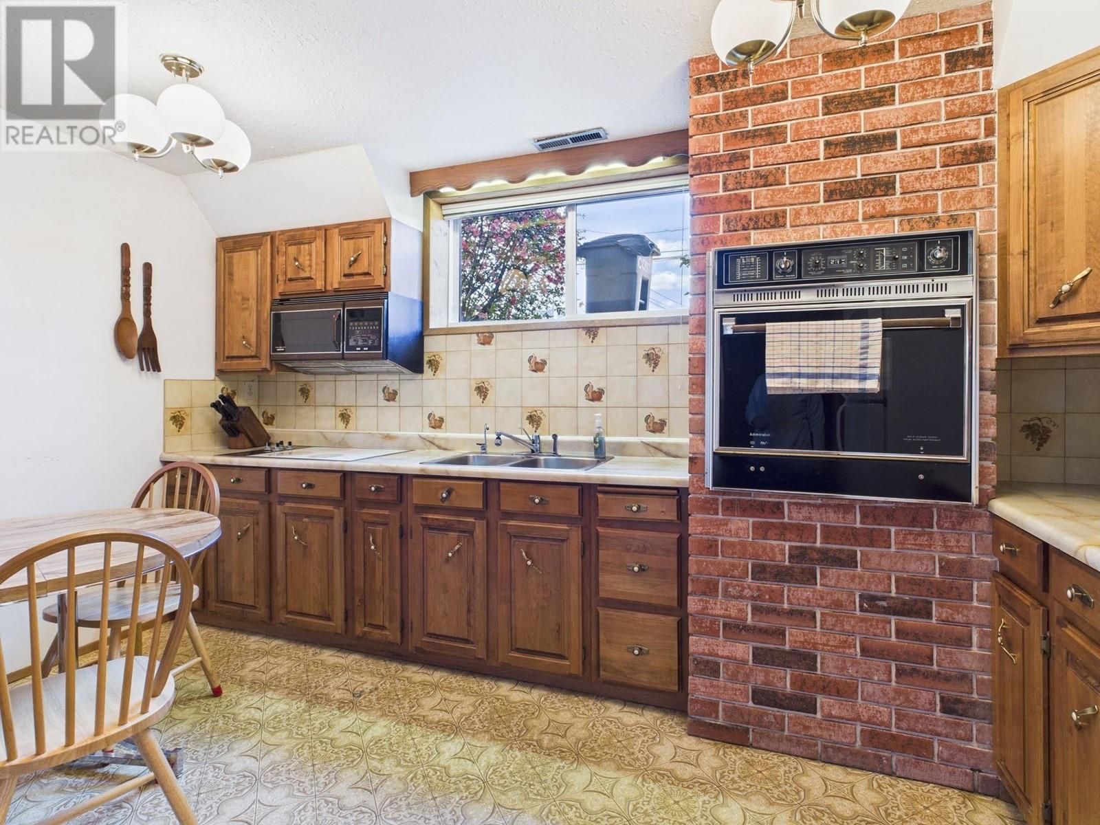 6012 107th Street. Osoyoos, British Columbia