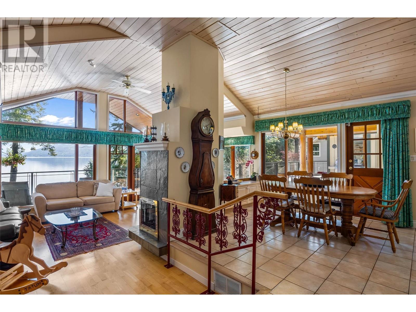 4498 Squilax-anglemont Road Unit# 3. Scotch Creek, British Columbia