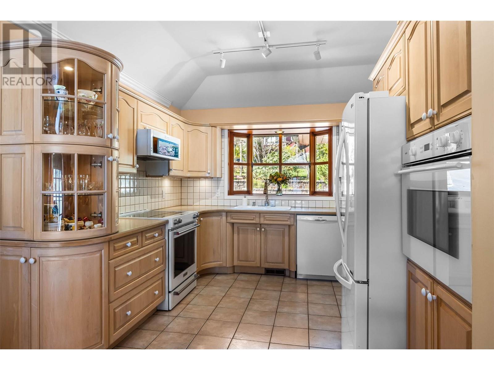 4498 Squilax-anglemont Road Unit# 3. Scotch Creek, British Columbia