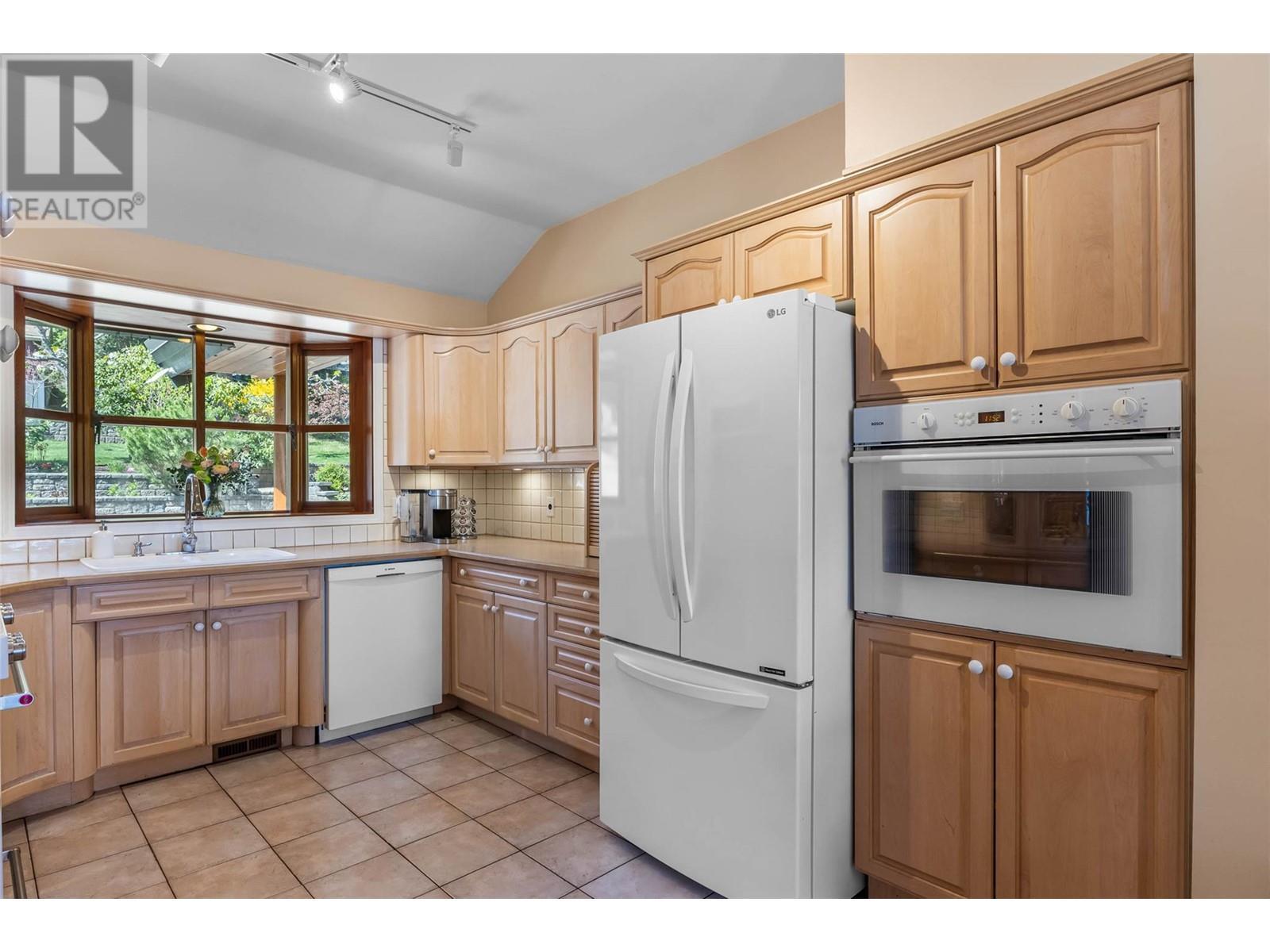 4498 Squilax-anglemont Road Unit# 3. Scotch Creek, British Columbia