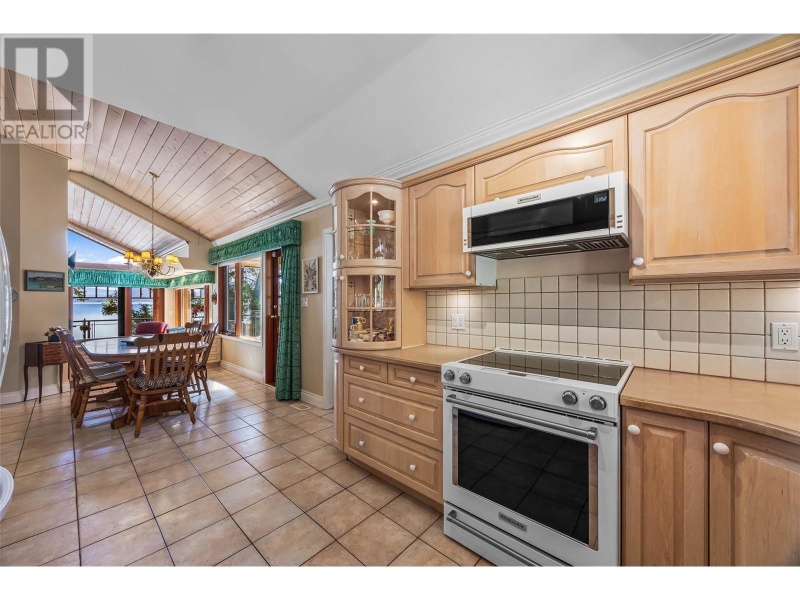 4498 Squilax-anglemont Road Unit# 3. Scotch Creek, British Columbia