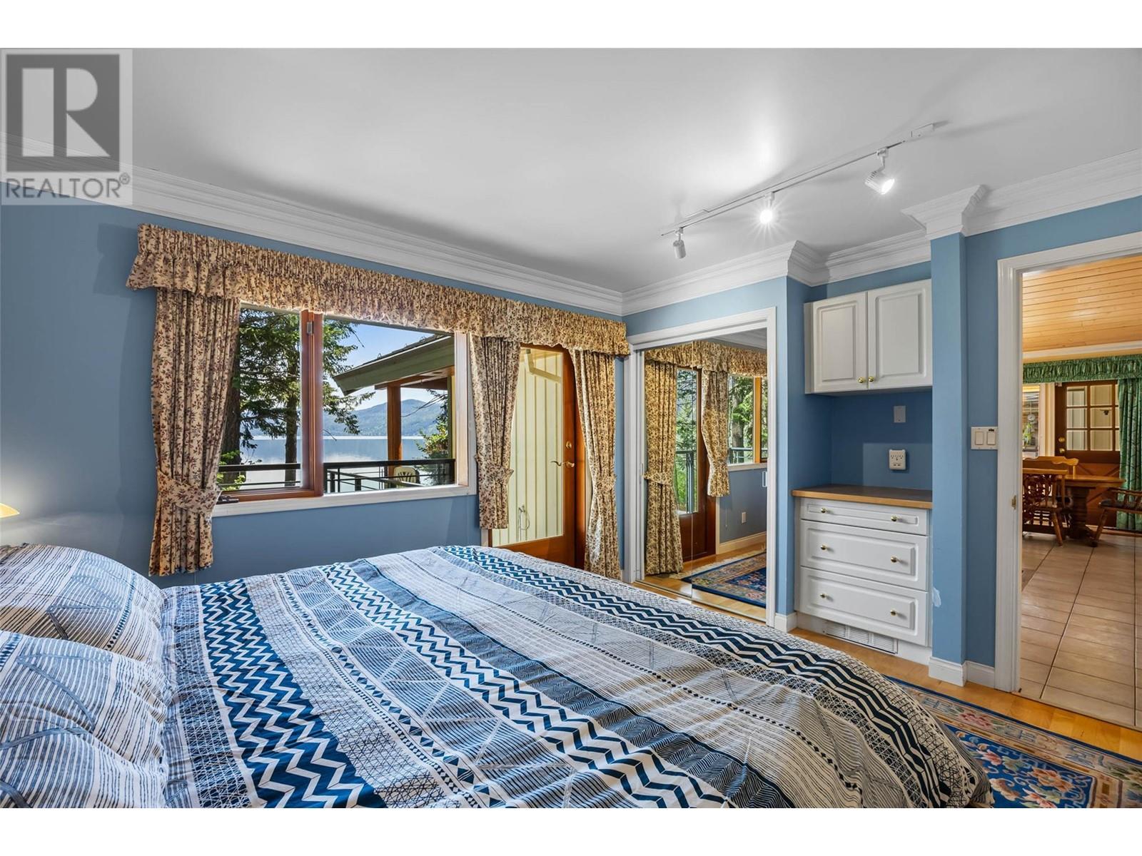 4498 Squilax-anglemont Road Unit# 3. Scotch Creek, British Columbia