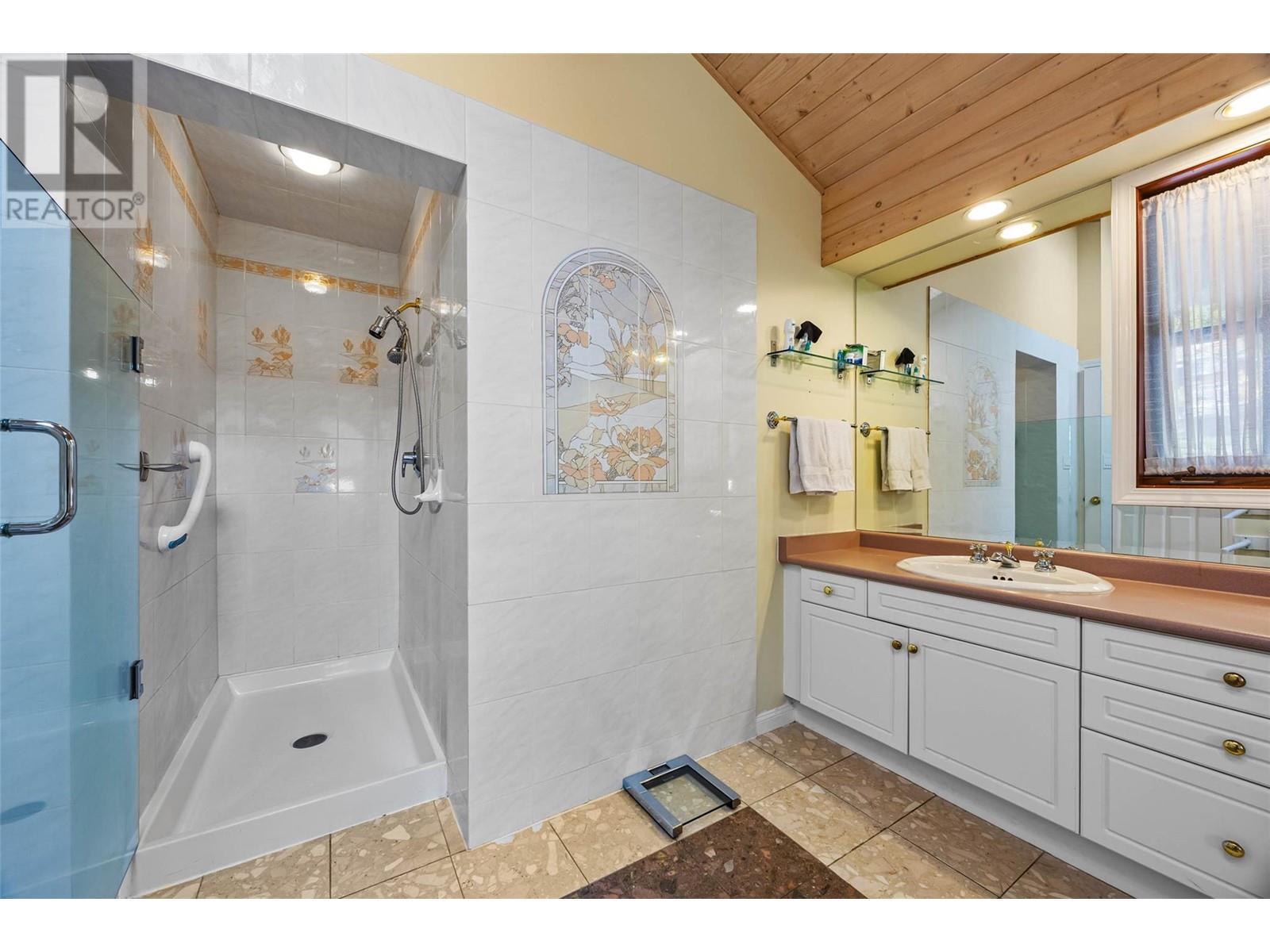 4498 Squilax-anglemont Road Unit# 3. Scotch Creek, British Columbia