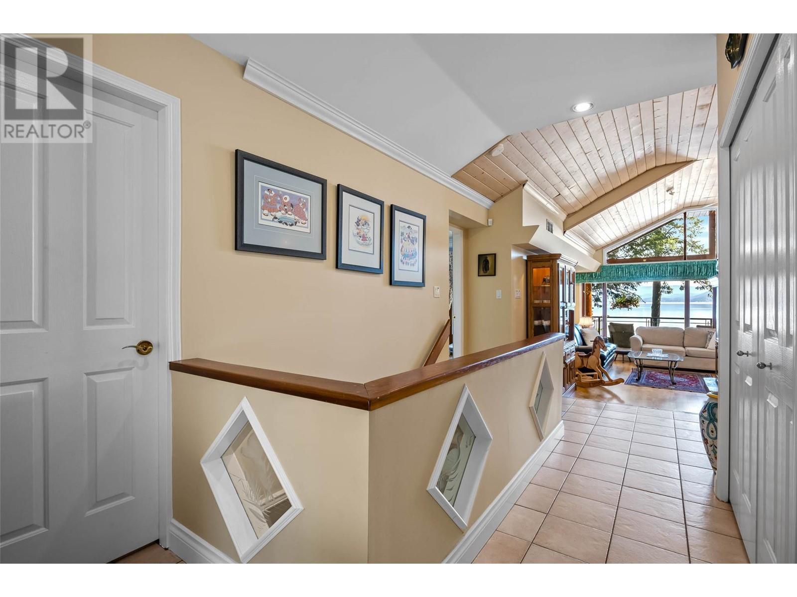 4498 Squilax-anglemont Road Unit# 3. Scotch Creek, British Columbia