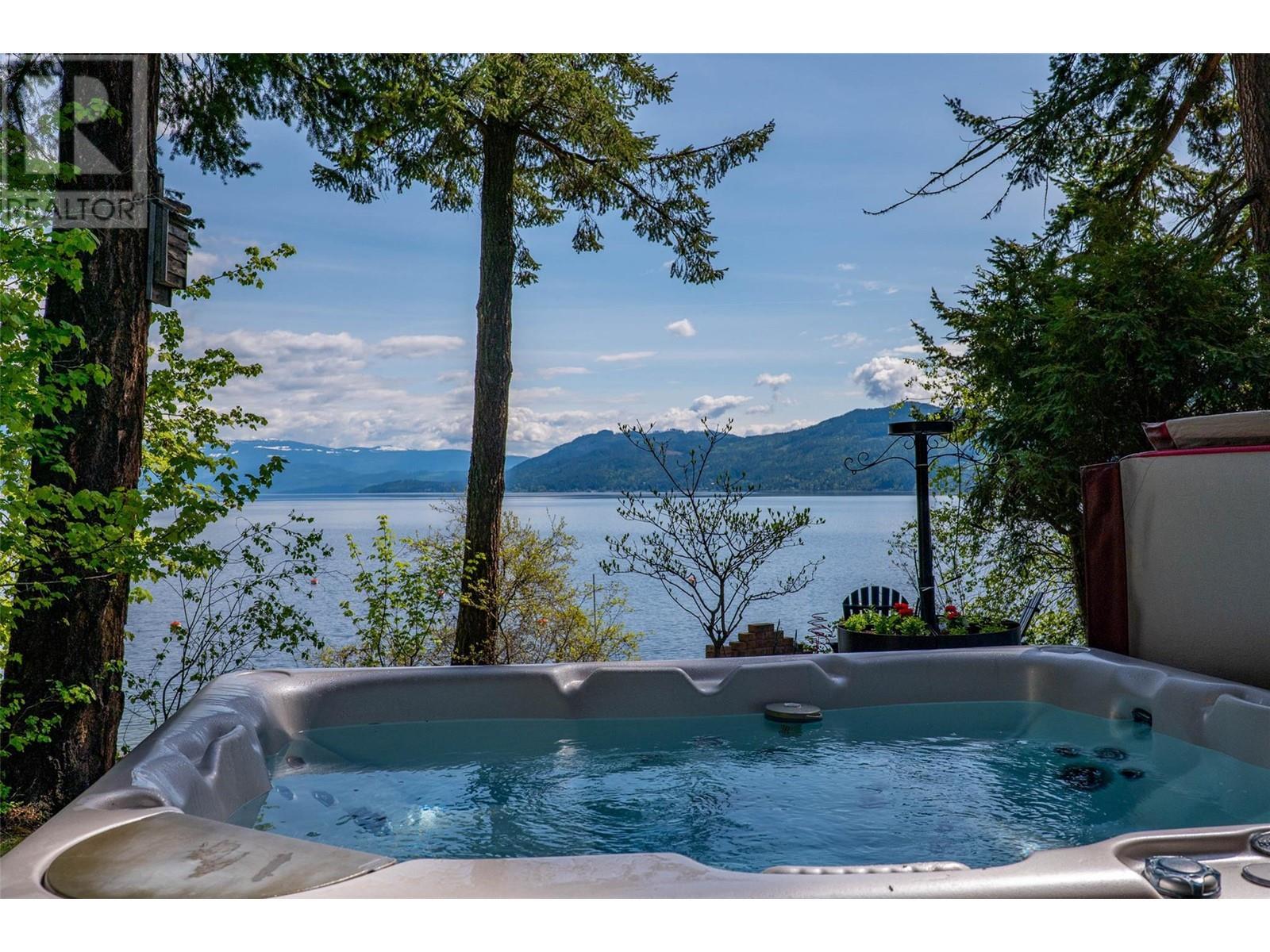 4498 Squilax-anglemont Road Unit# 3. Scotch Creek, British Columbia