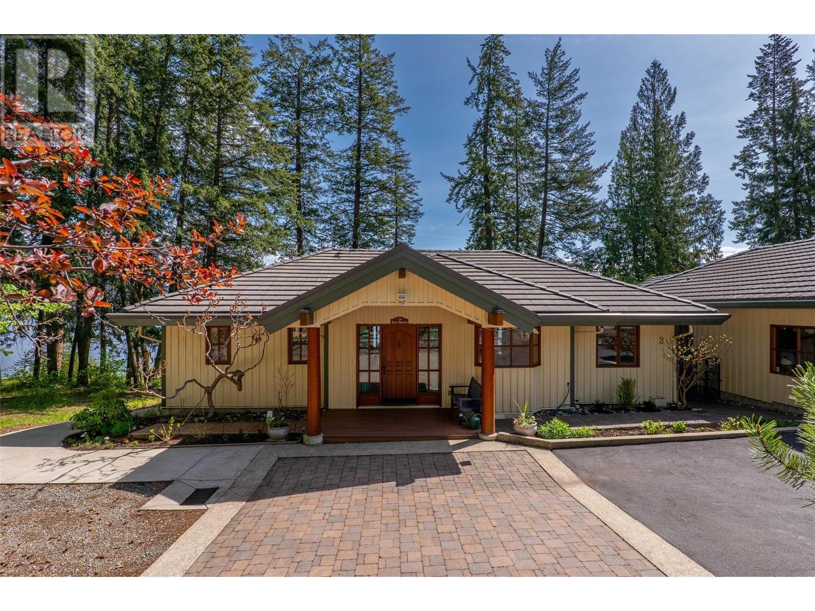 4498 Squilax-anglemont Road Unit# 3. Scotch Creek, British Columbia
