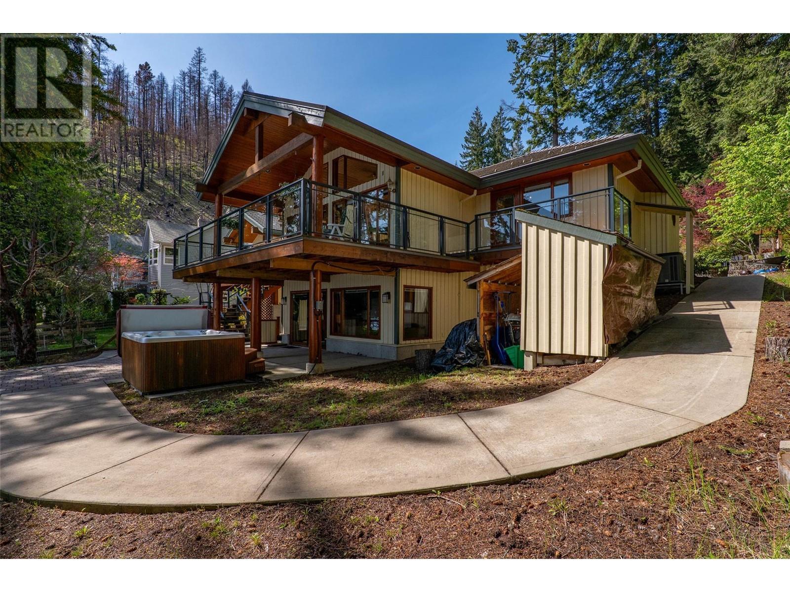4498 Squilax-anglemont Road Unit# 3. Scotch Creek, British Columbia