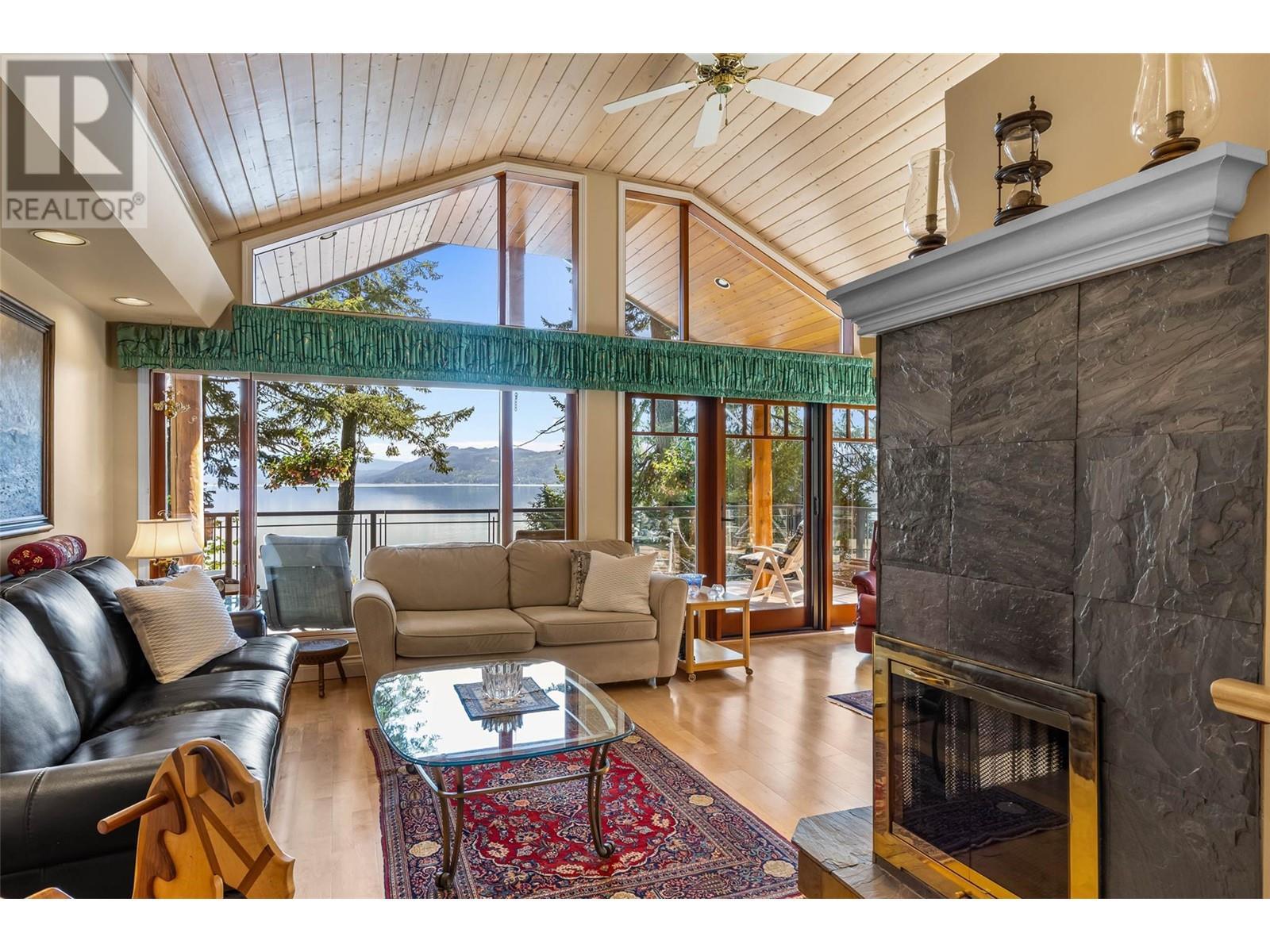 4498 Squilax-anglemont Road Unit# 3. Scotch Creek, British Columbia