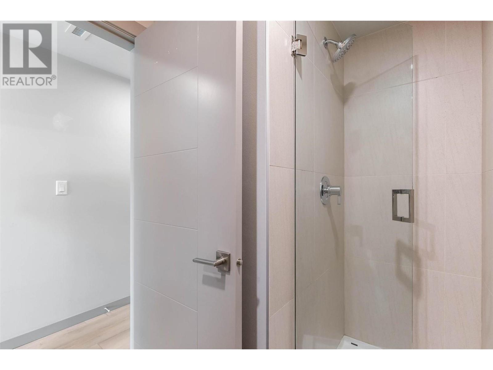 345 Dougall Road N Unit# 210. Kelowna, British Columbia