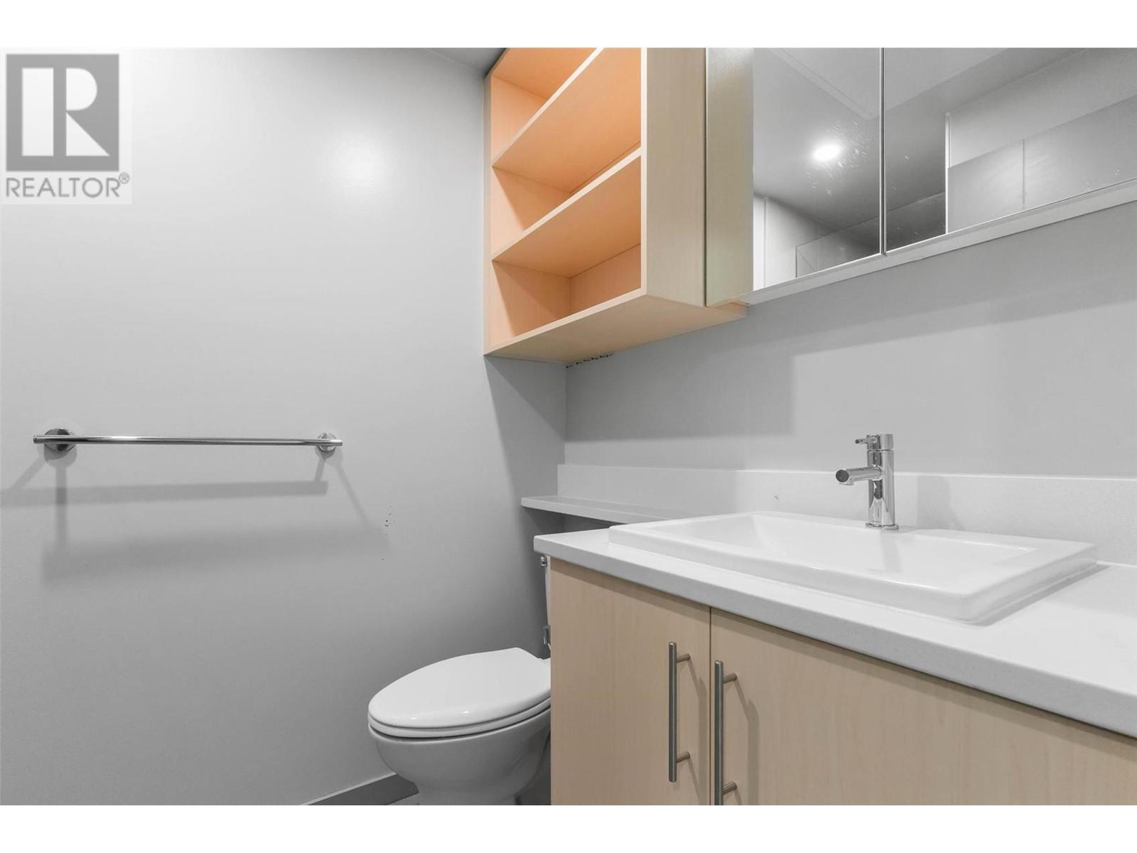 345 Dougall Road N Unit# 210. Kelowna, British Columbia