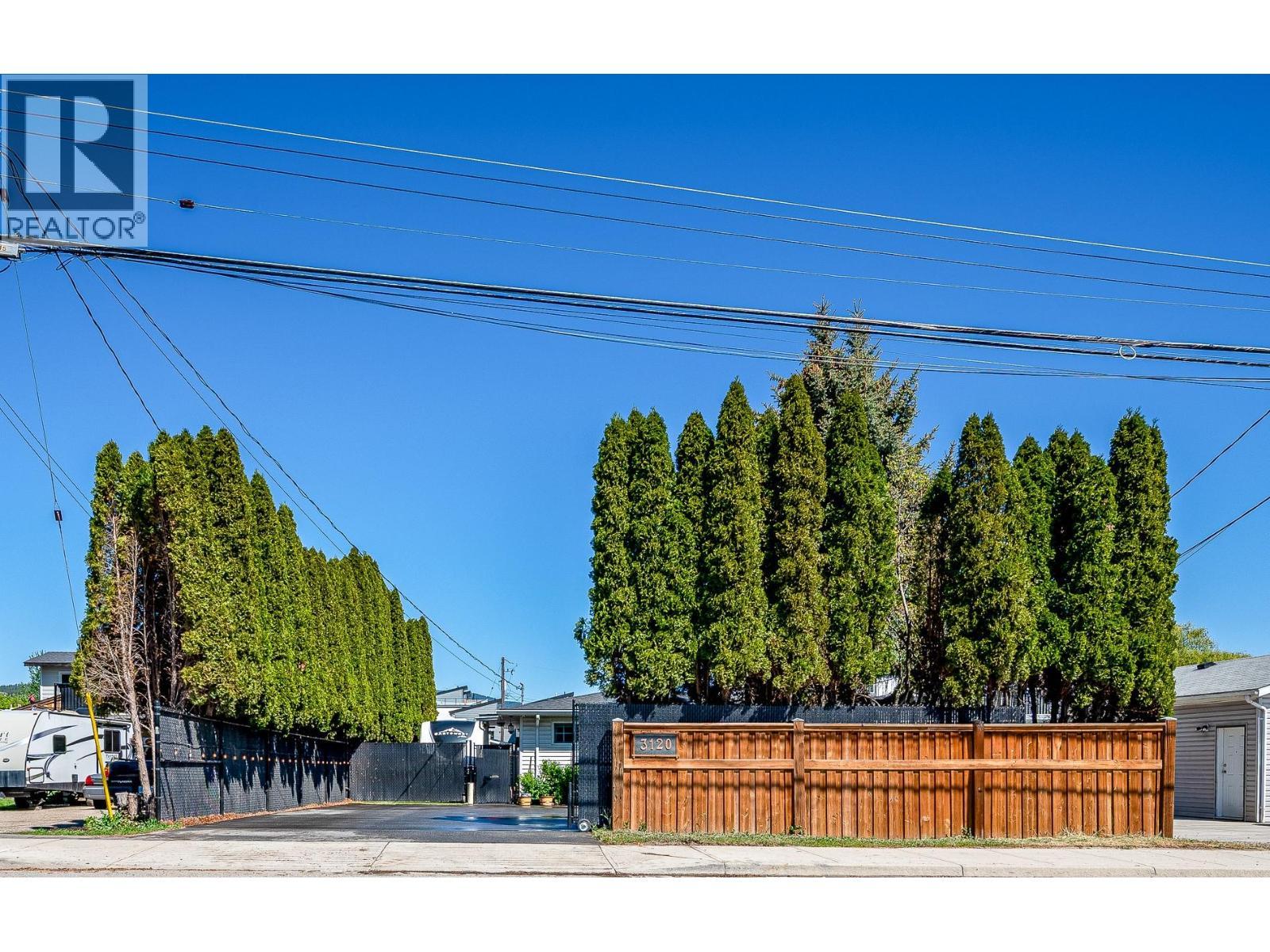 3120 Woodsdale Road. Lake Country, British Columbia