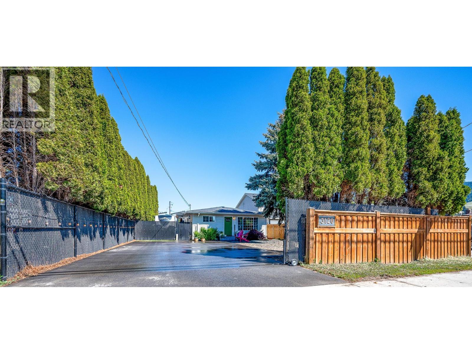 3120 Woodsdale Road. Lake Country, British Columbia