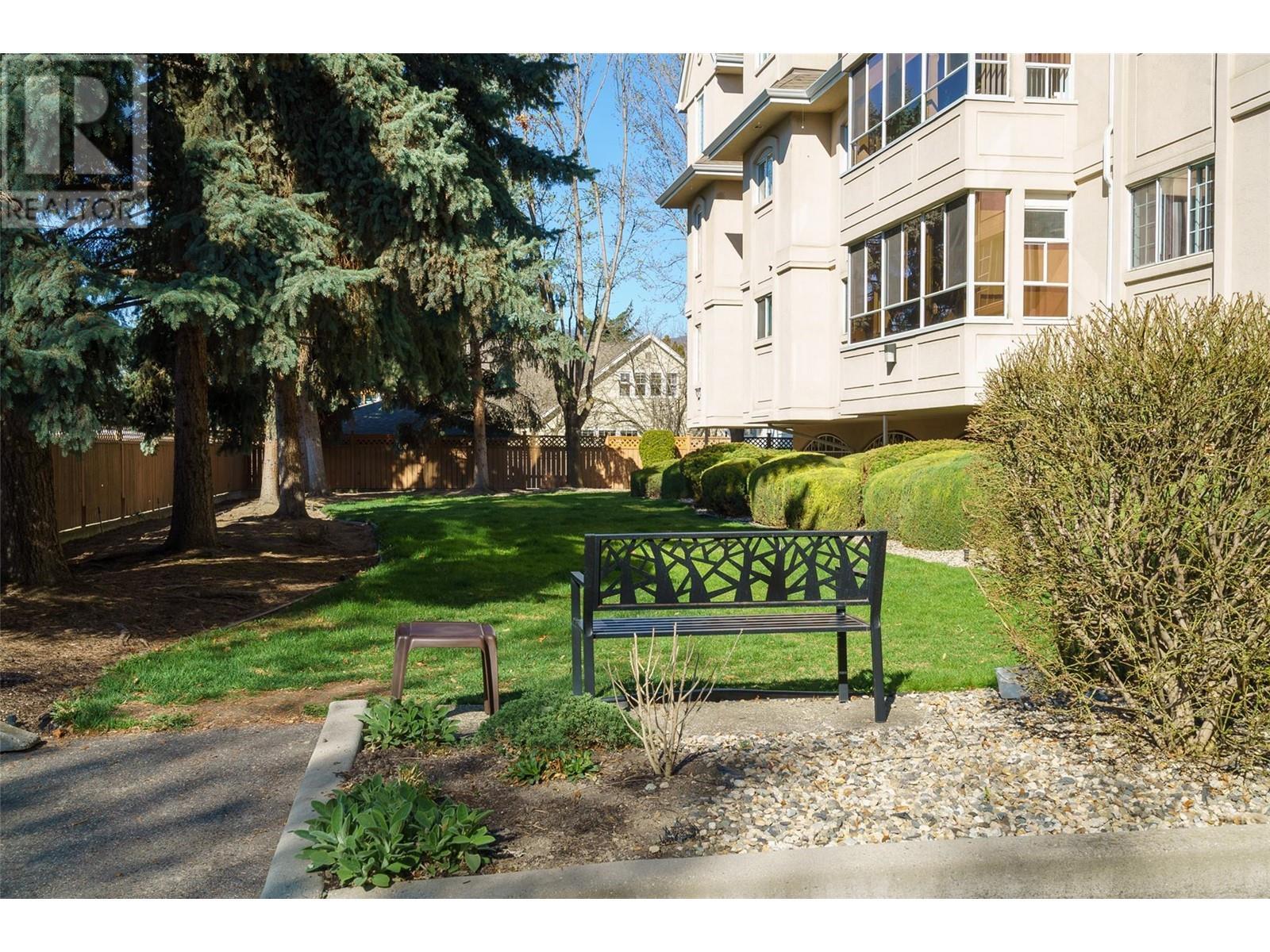 1055 Lawrence Avenue Unit# 202. Kelowna, British Columbia