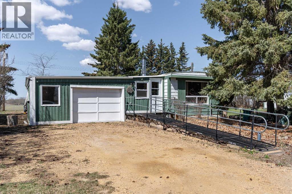 315 & 317 Macrae Street, Bawlf