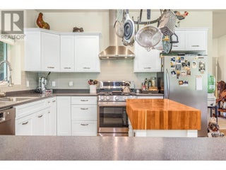 4 Hollingsworth Road. Cherryville, British Columbia