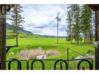 4 Hollingsworth Road. Cherryville, British Columbia