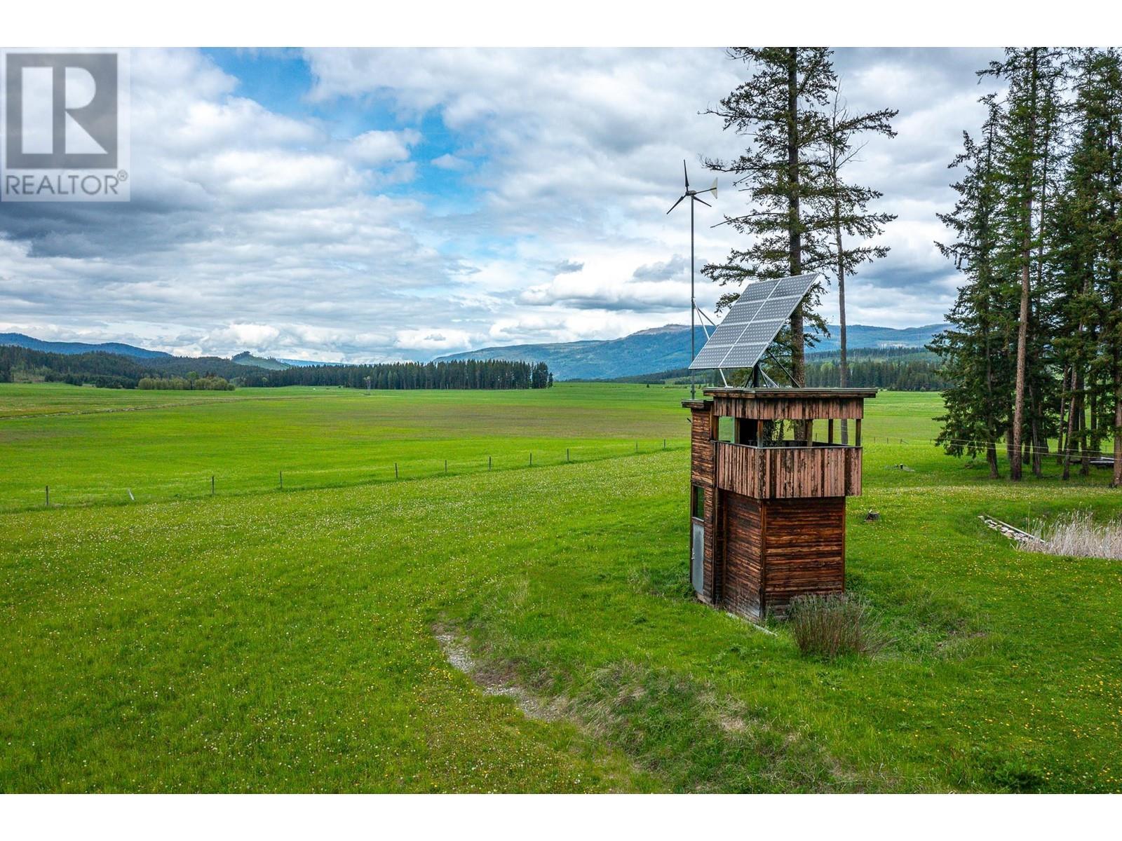 4 Hollingsworth Road. Cherryville, British Columbia